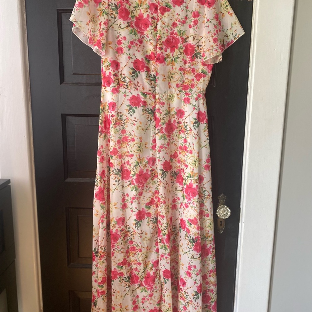 Chic Floral Maxi Dress in Pink by [Brand]